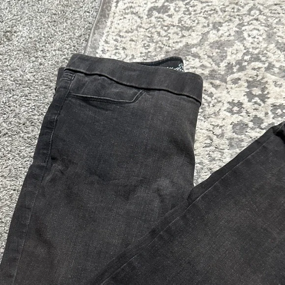 🖤Gloria Vanderbilt Slimming Jeans🖤 - Picture 2 of 7